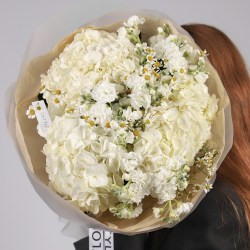 sbornyj buket s beloj gortenziej 2